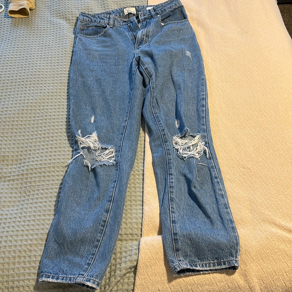 Mom Jean, Distressed